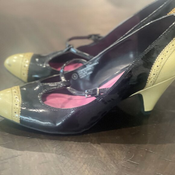 Isaac Mizarhi T Strap Pumps - Picture 4 of 4